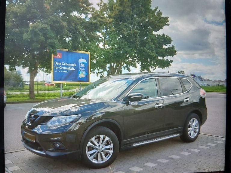 Grün Gebraucht 2016 Nissan X-Trail 360º SUV | 11.999 € (Guter Preis) - Bild 1/1