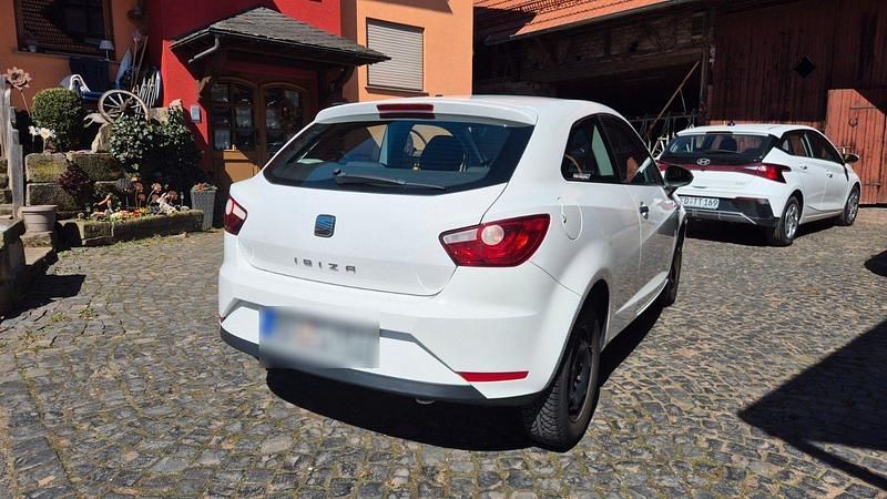 Gebraucht Seat Ibiza 60 PS (44 kW) 2012 Weiß Kleinwagen