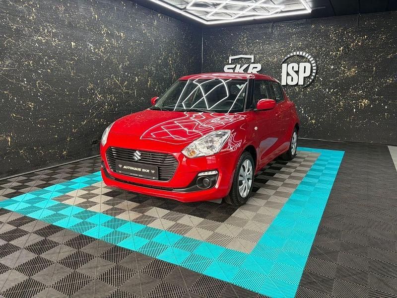 Gebraucht Suzuki Swift Comfort 83 PS (61 kW) 2018 Rot Kleinwagen