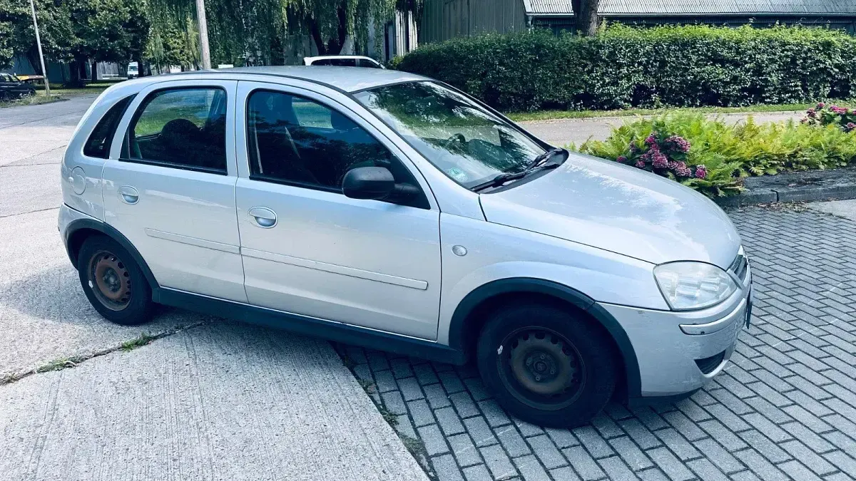 Gebraucht Opel Corsa 80 PS (58 kW) 2005 Silber Kleinwagen