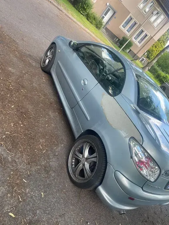 Gebraucht Peugeot 206 CC Platinum 109 PS (80 kW) 2005 Blau Cabrio