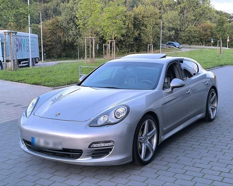 Silber Gebraucht 2011 Porsche Panamera 4 Limousine | 20.000 € (Fairer Preis) - Bild 1/4