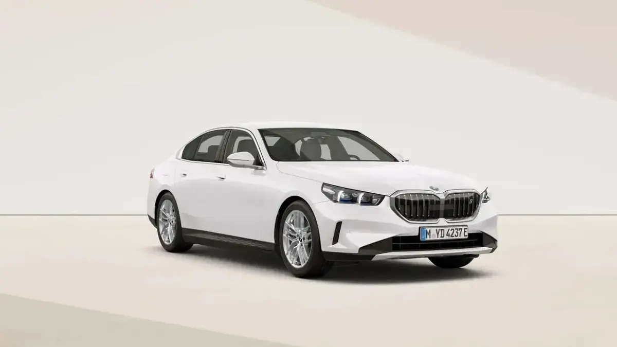 Neu BMW i5 Sport Line 250 kW (340 PS) 2026 Alpinweiß uni Limousine