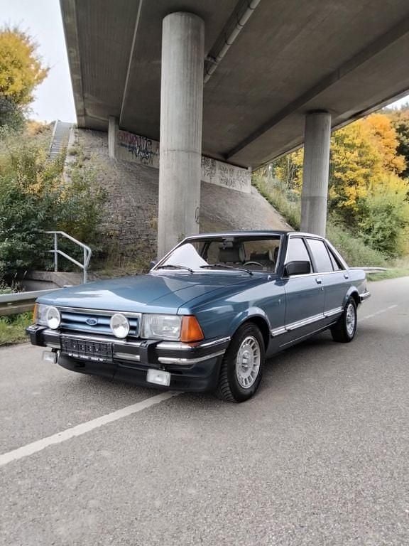 Blau Gebraucht 1982 Ford Granada Ghia Limousine | 10.480 € - Bild 1/4