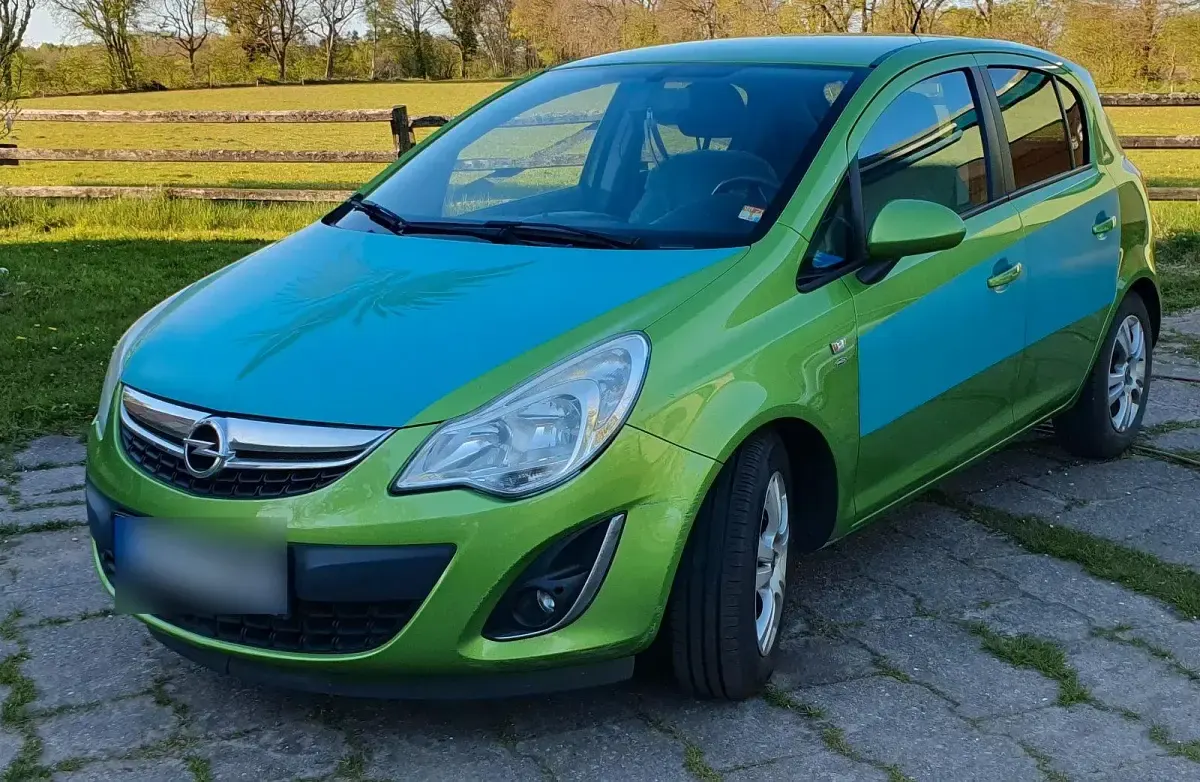 Używany Opel Corsa Satellite 95 KM (69 kW) 2011 Zielony Hatchback