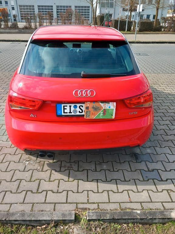 Gebraucht Audi A1 Attraction 122 PS (89 kW) 2011 Rot Kleinwagen
