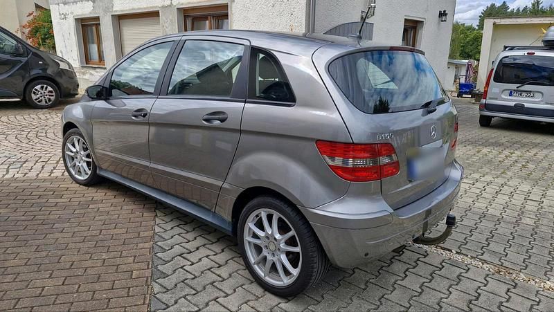 Gebraucht Mercedes B150 95 PS (69 kW) 2006 Beige Van / Kleinbus