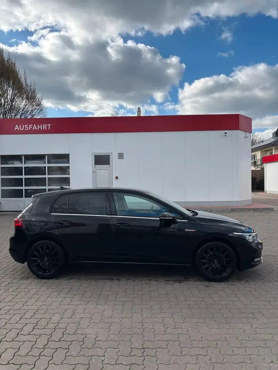 Gebraucht VW Golf VIII Style 131 PS (96 kW) 2020 Schwarz Limousine