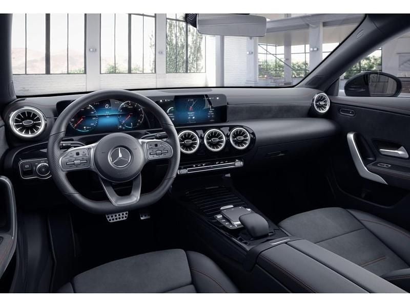 Gebraucht Mercedes CLA220 AMG line 190 PS (139 kW) 2022 Metalliclack kosmosschwarz Limousine