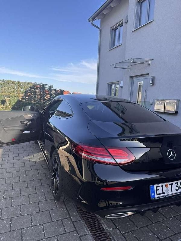 Gebraucht 2020 Mercedes C200 AMG line Coupé | 32.000 € (Fairer Preis) - Bild 1/4