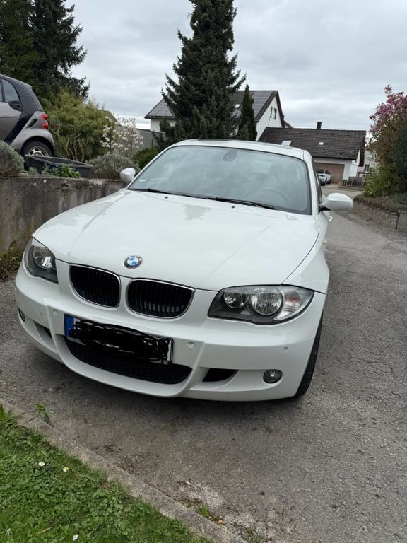 Weiß Gebraucht 2008 BMW 118 Sport Line Kleinwagen | 6.200 € (Etwas zu teuer) - Bild 1/4