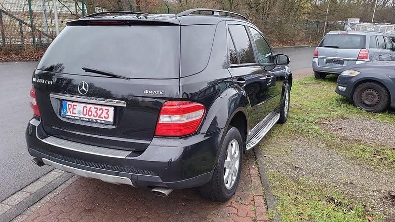 Gebraucht Mercedes ML280 190 PS (139 kW) 2008 Schwarz SUV