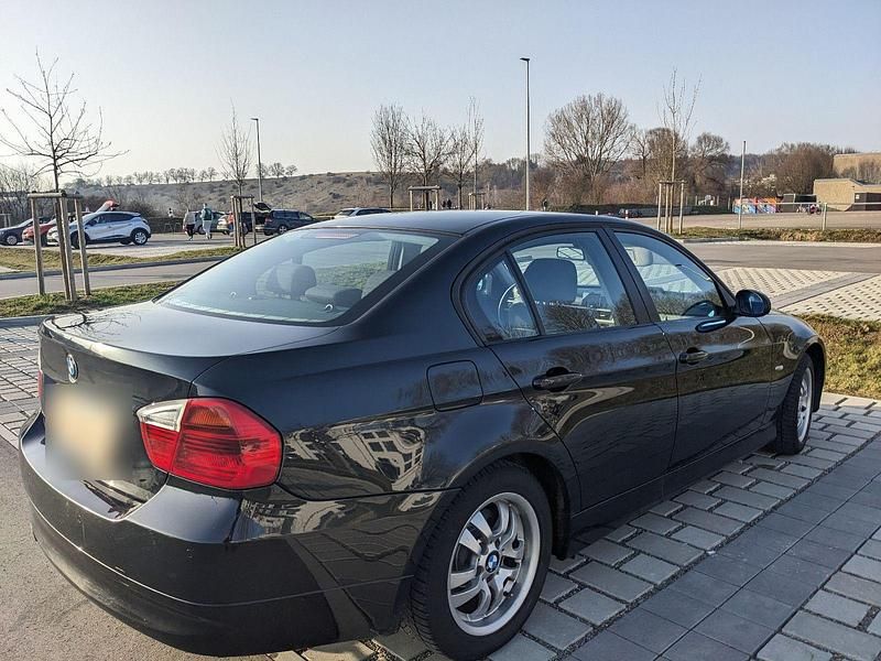 Gebraucht BMW 320 Advantage 177 PS (130 kW) 2008 Schwarz Limousine