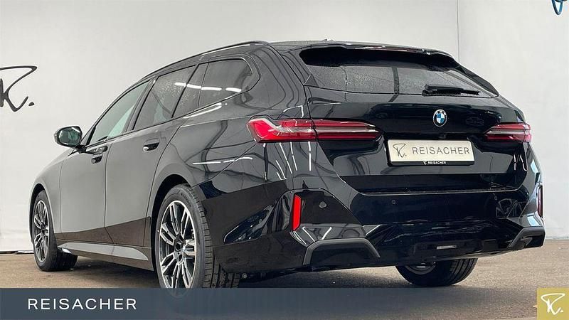 Neu BMW 540 Performance 303 PS (222 kW) 2026 Saphirschwarz metallic Kombi