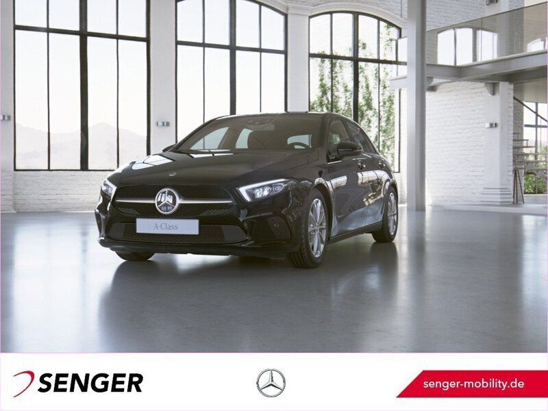Andere farbe Gebraucht 2021 Mercedes A250 Kleinwagen | 23.860 € (Fairer Preis) - Bild 1/4
