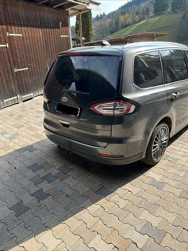 Gebraucht Ford Galaxy Titanium 190 PS (139 kW) 2020 Grau Van / Kleinbus