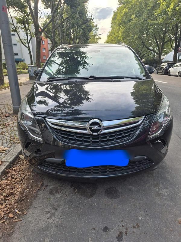 Schwarz Gebraucht 2017 Opel Zafira Tourer Van / Kleinbus | 6.900 € (Fairer Preis) - Bild 1/4