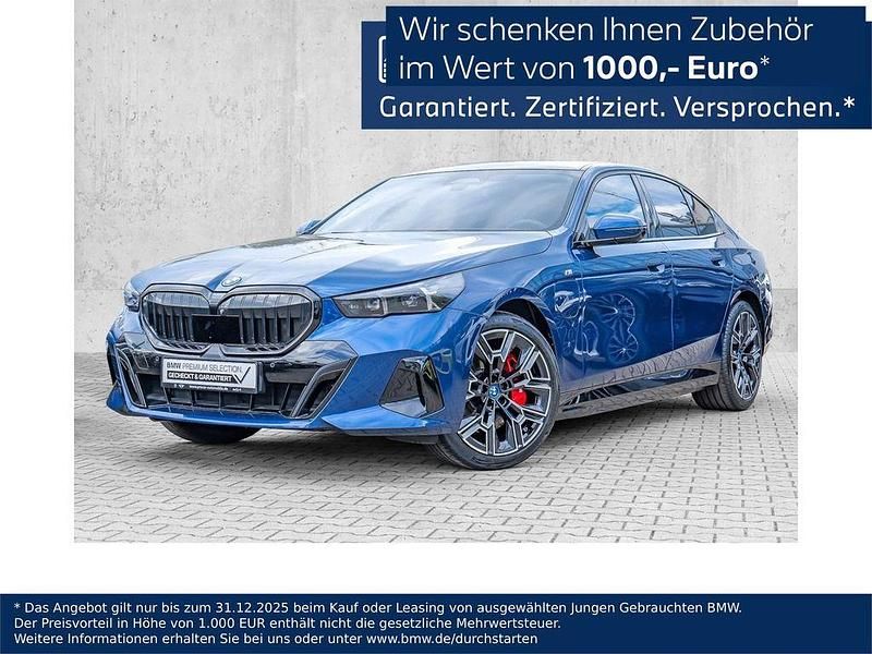 Blau Gebraucht 2023 BMW 550e M Sport Limousine | 64.890 € (Fairer Preis) - Bild 1/3