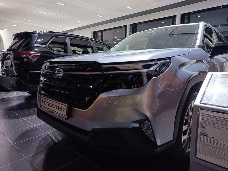 Neu Subaru Forester Platinum 150 PS (110 kW) 2025 Silber SUV