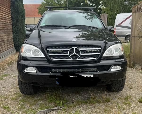 Schwarz Gebraucht 2005 Mercedes ML400 SUV | 7.500 € - Bild 1/4