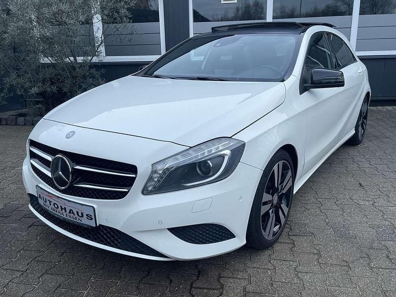 Gebraucht Mercedes A180 Urban 122 PS (89 kW) 2012 Calcitweiss  unilack Kleinwagen