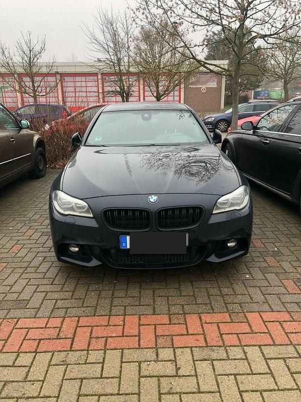Gebraucht BMW 520 Sport Line 184 PS (135 kW) 2014 Schwarz Limousine