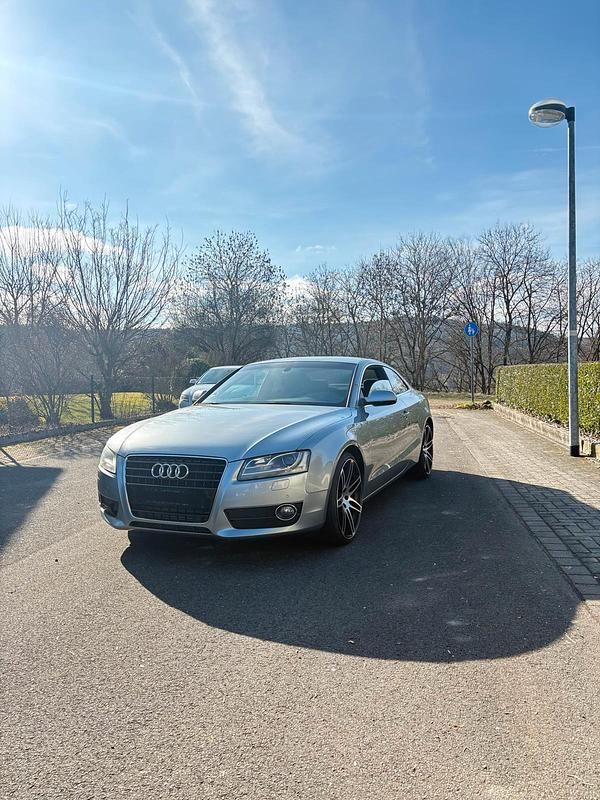 Gebraucht Audi A5 Comfort 239 PS (175 kW) 2011 Grau Coupé