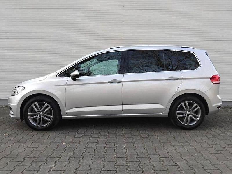 Gebraucht VW Touran Highline 150 PS (110 kW) 2021 Silber Van / Kleinbus
