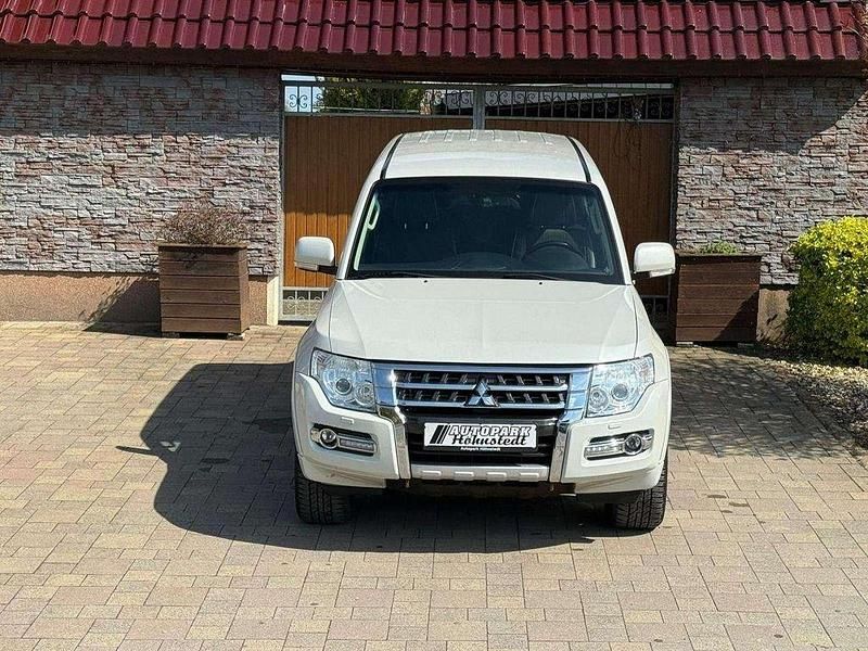 Gebraucht Mitsubishi Pajero Plus 200 PS (147 kW) 2015 Grönlandweiss (p) SUV