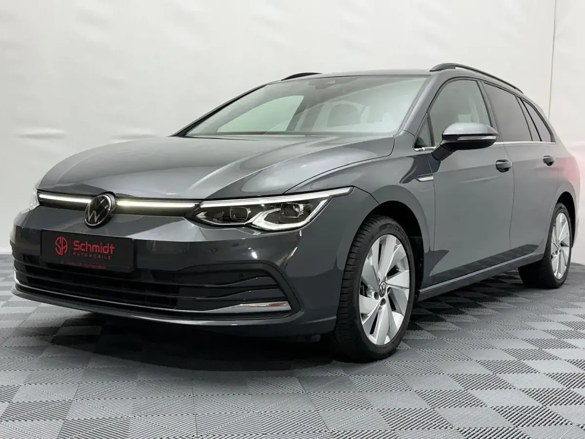 Usata VW Golf VIII Style 150 CV (110 kW) 2024 Grigio Station wagon