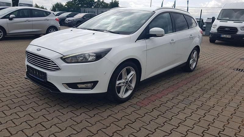 Weiß Gebraucht 2018 Ford Focus Titanium Limousine | 9.300 € (Superpreis) - Bild 1/4