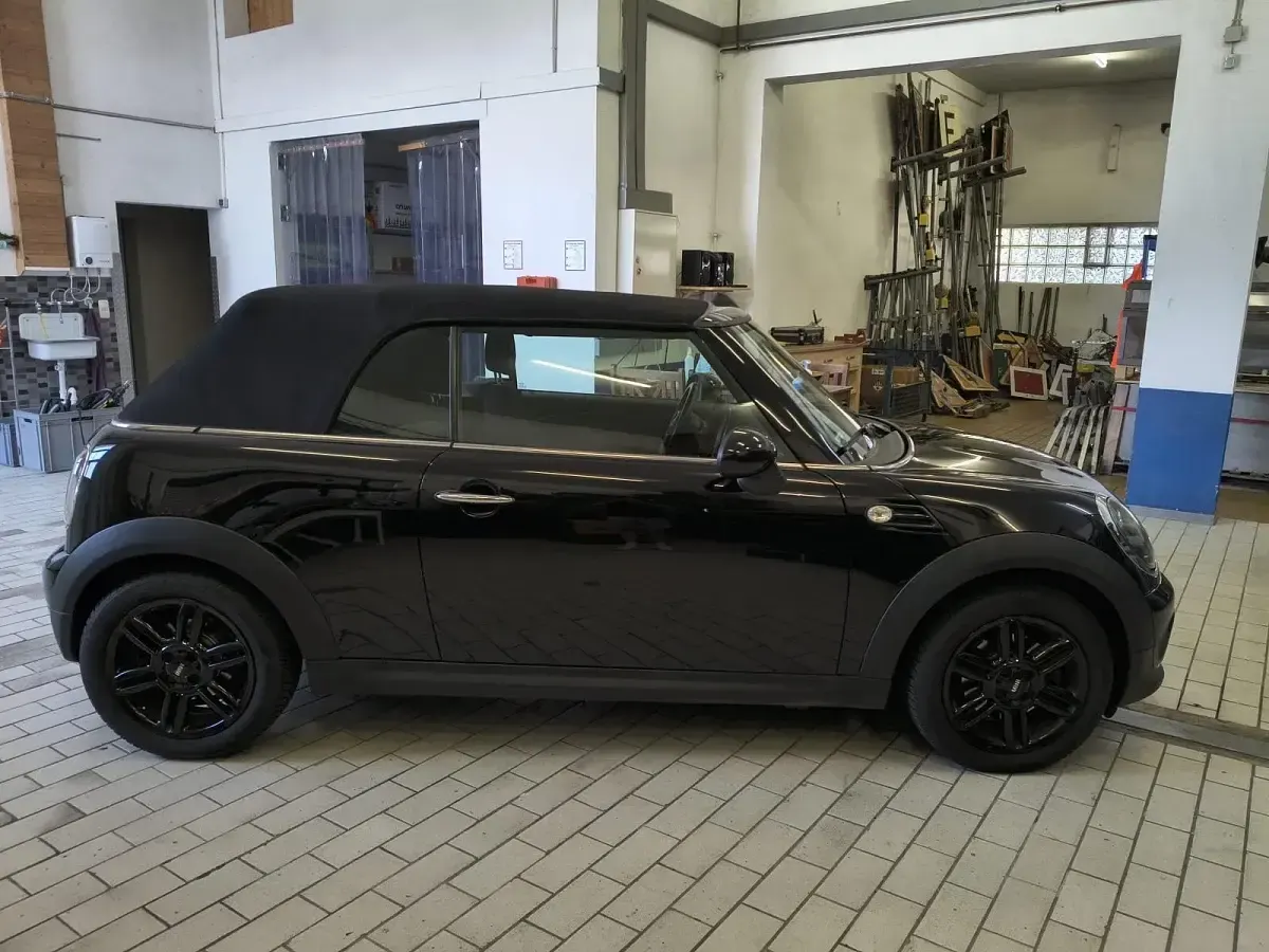 Gebraucht Mini Cooper Cabriolet 106 PS (77 kW) 2014 Schwarz Cabrio