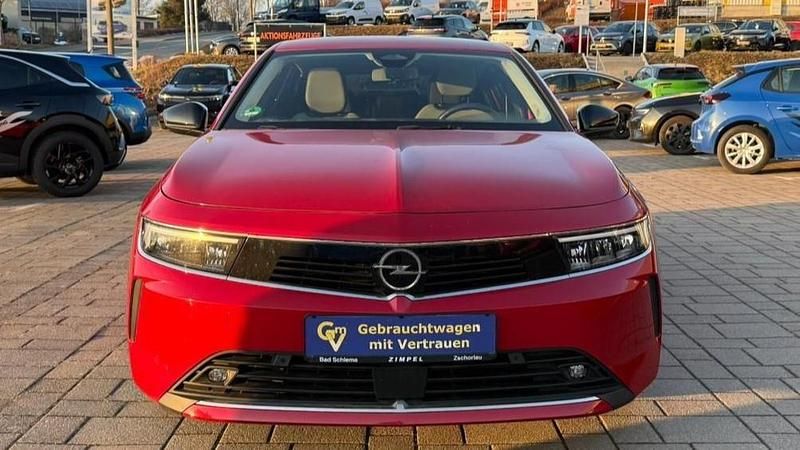 Gebraucht Opel Astra Edition 131 PS (96 kW) 2022 Rot Limousine