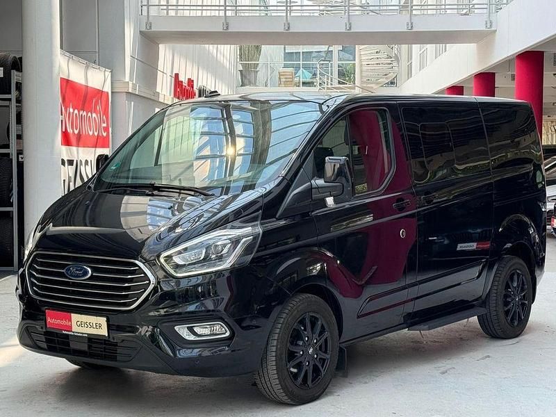 Gebraucht Ford Tourneo Titanium 185 PS (136 kW) 2020 Obsidianschwarz metallic Van / Kleinbus
