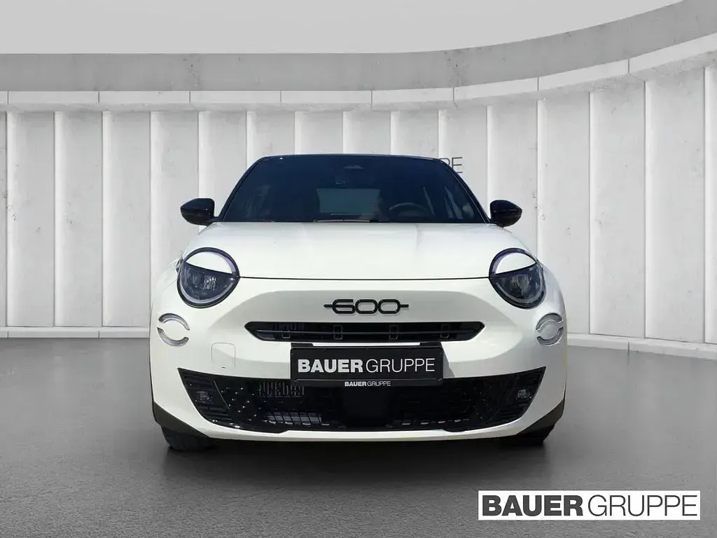 Neu Fiat 600 Icon 101 PS (74 kW) 2026 Weiß SUV