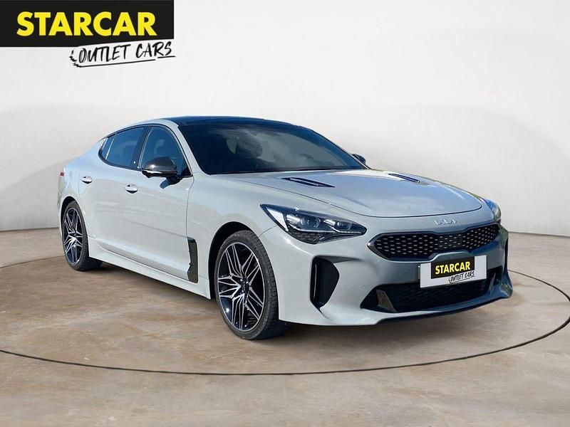 (c4s) ceramicsilber met Gebraucht 2023 Kia Stinger Limousine | 48.970 € (Etwas zu teuer) - Bild 1/4