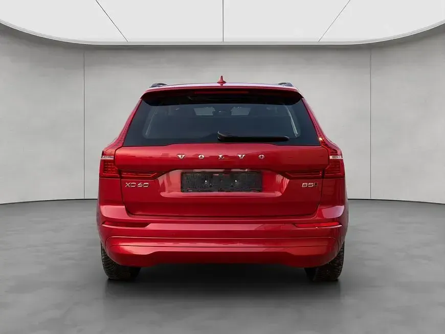 Gebraucht Volvo XC60 Core 250 PS (183 kW) 2024 Rot SUV
