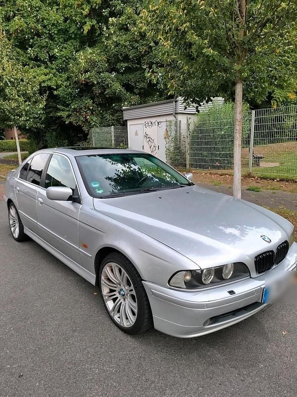 Silber Gebraucht 2002 BMW 530 Limousine | 4.999 € (Fairer Preis) - Bild 1/4