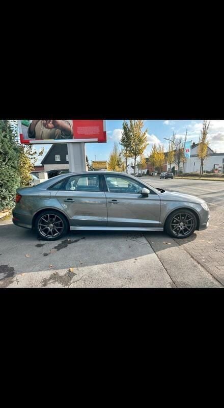 Grau Gebraucht 2016 Audi A3 Ambition Limousine | 15.000 € (Guter Preis) - Bild 1/4