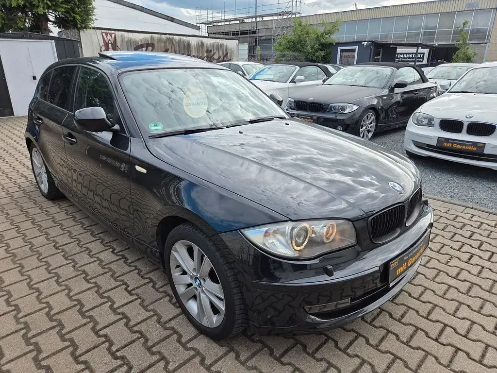 Gebraucht BMW 116 122 PS (89 kW) 2010 Schwarz Kleinwagen