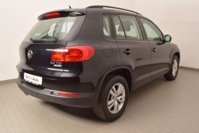 Gebraucht VW Tiguan Trendline 110 PS (80 kW) 2015 Schwarz metallic SUV