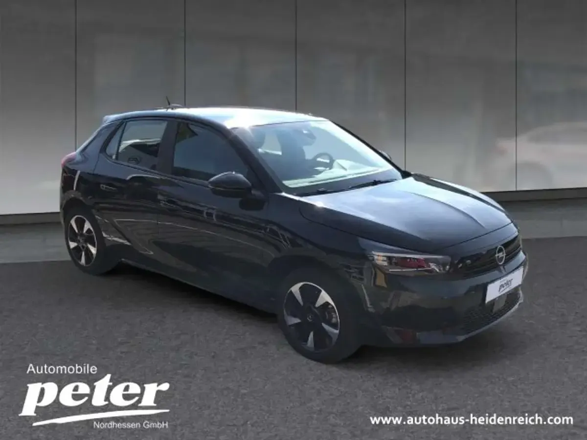 Używany Opel Corsa-e Edition 100 kW (136 KM) 2023 Czarny Hatchback