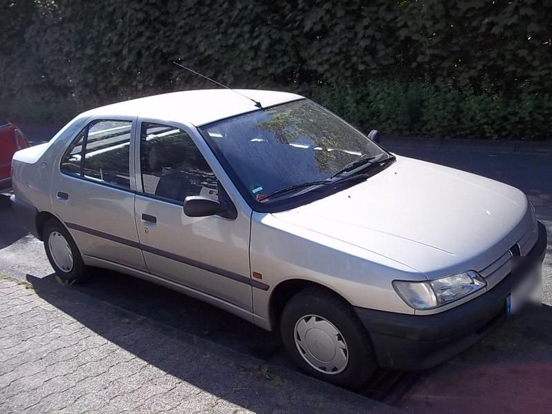 Gebraucht Peugeot 306 75 PS (55 kW) 1995 Silber Limousine