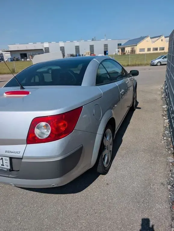 Gebraucht Renault Mégane Cabriolet Dynamique 113 PS (83 kW) 2006 Silber Cabrio