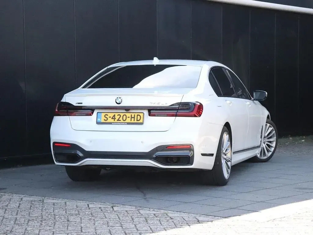 Gebraucht BMW 745e M Sport 394 PS (289 kW) 2021 Weiß Limousine