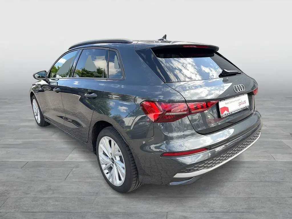 Gebraucht Audi A3 Ambiente 204 PS (150 kW) 2025 Grau Limousine