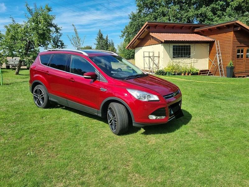 Rot Gebraucht 2016 Ford Kuga SUV | 8.990 € (Superpreis) - Bild 1/4