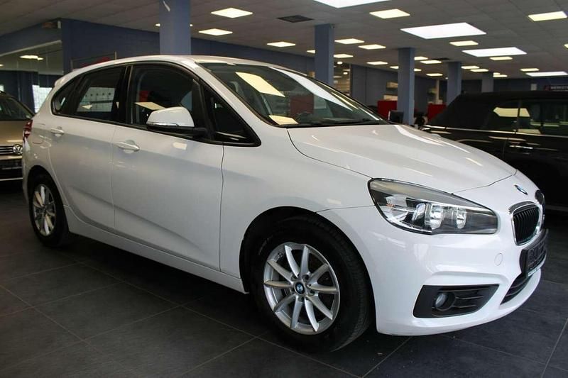 Weiß Gebraucht 2015 BMW 218 Advantage SUV | 9.980 € (Fairer Preis) - Bild 1/4