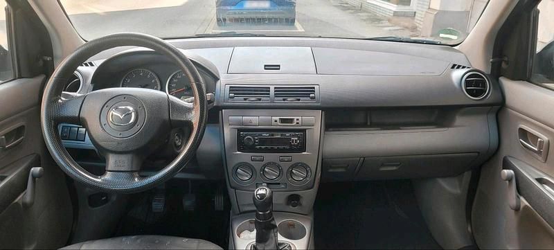 Gebraucht Mazda 2 75 PS (55 kW) 2005 Blau Kleinwagen