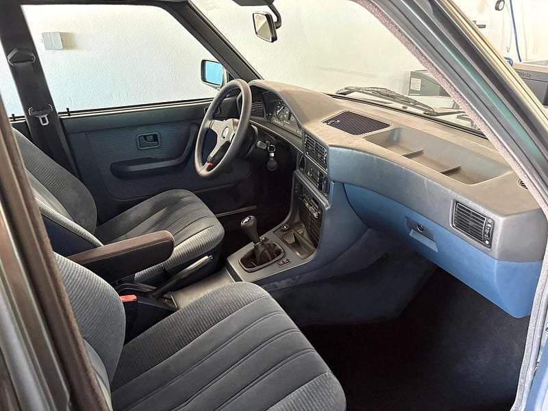 Gebraucht BMW 525 Shadowline 129 PS (94 kW) 1987 Grau Limousine